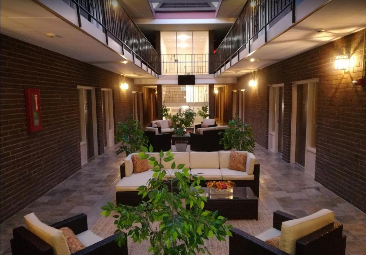 The Stables Inn & Suites Salem ภายนอก รูปภาพ