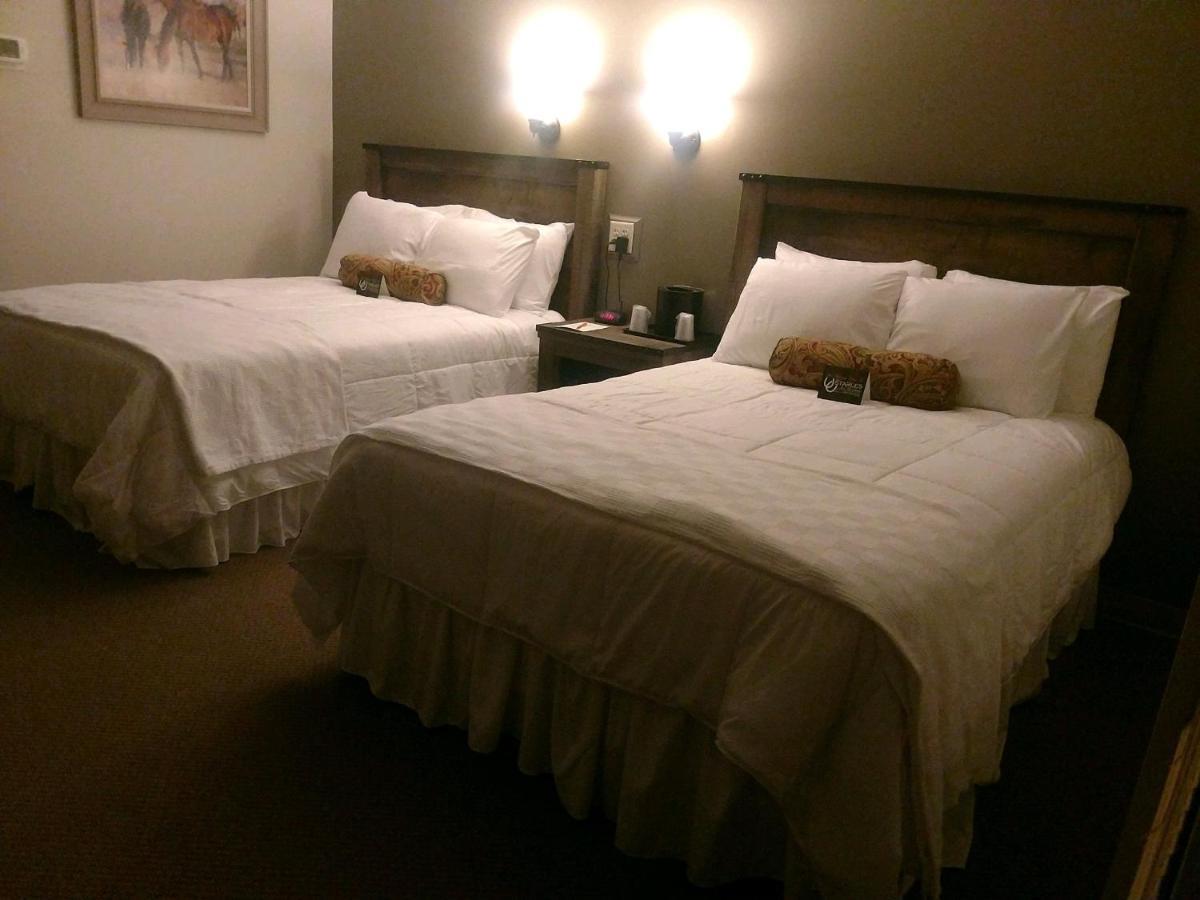 The Stables Inn & Suites Salem ภายนอก รูปภาพ