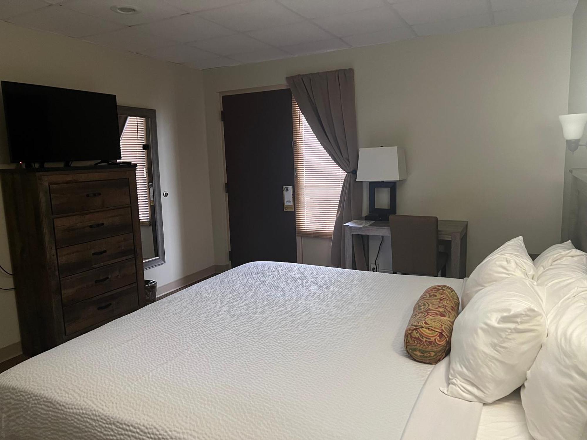 The Stables Inn & Suites Salem ภายนอก รูปภาพ
