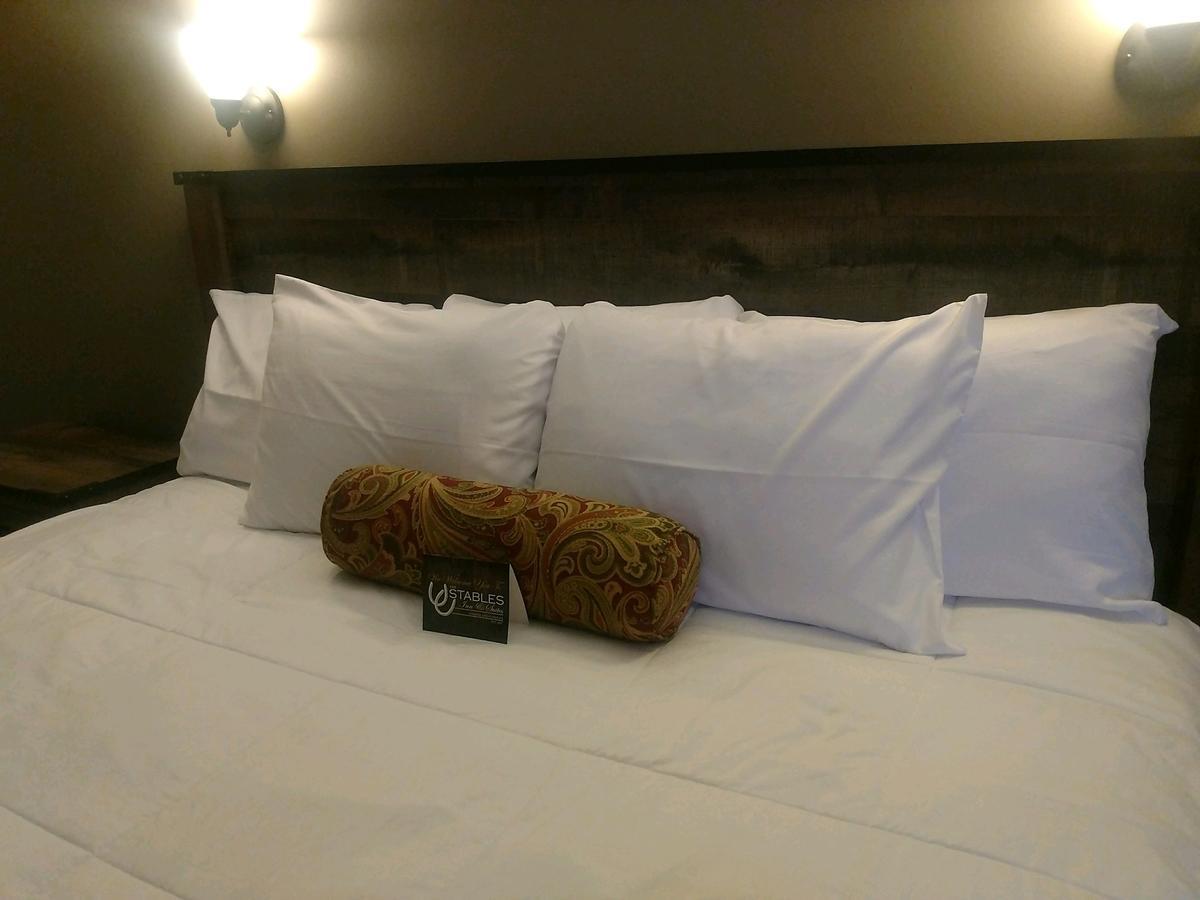 The Stables Inn & Suites Salem ภายนอก รูปภาพ